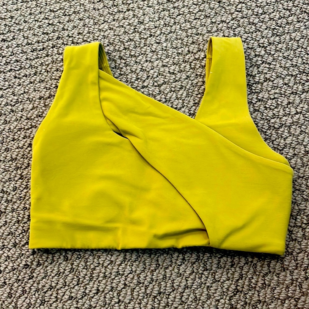 Lululemon sports bra